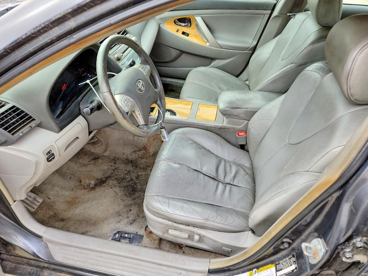 Toyota Camry Xle V6
