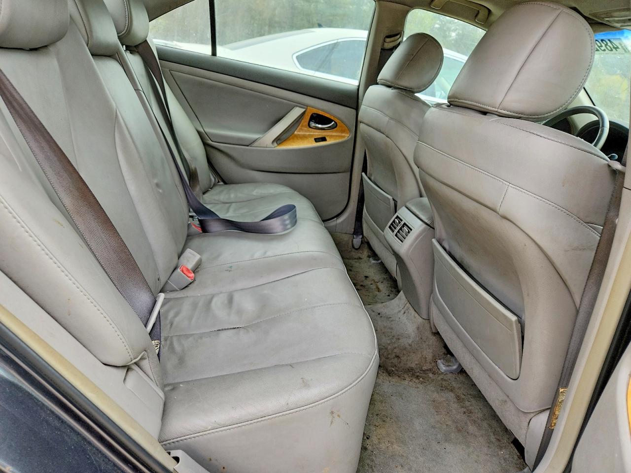 Toyota Camry Xle V6