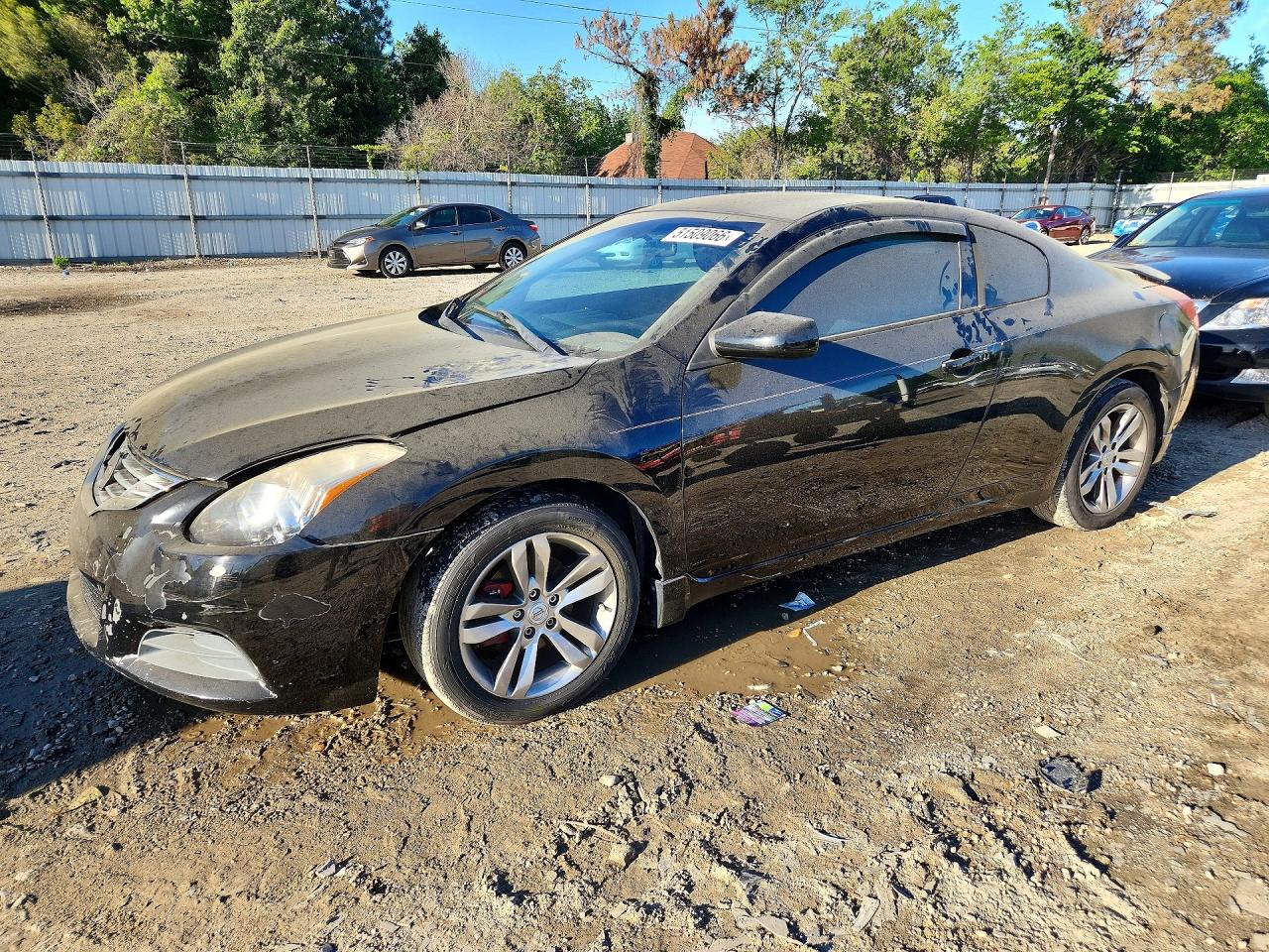 Salvage Nissan Altima Image