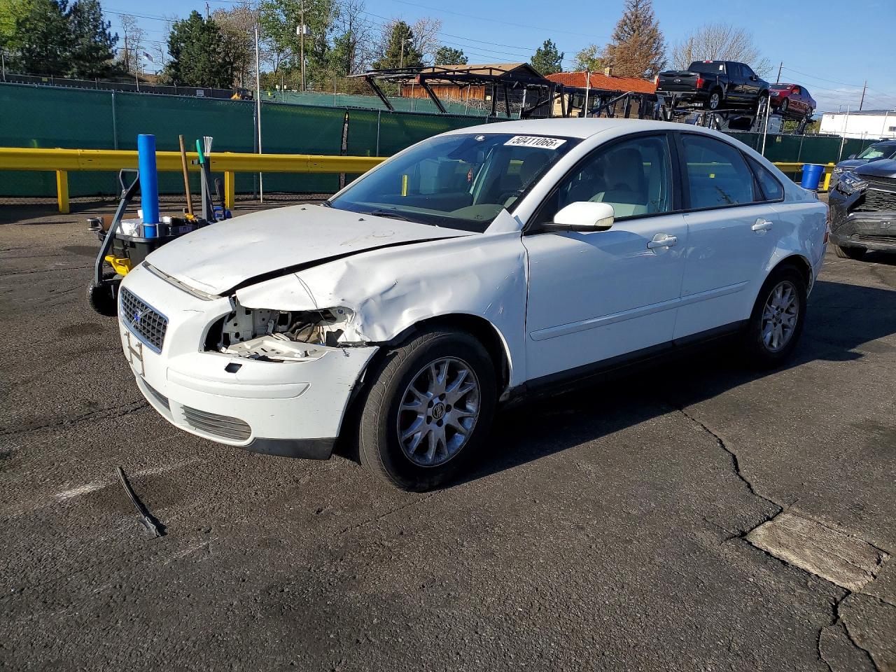 Salvage Volvo S40 Image