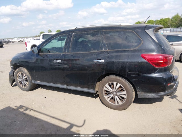 Nissan Pathfinder Sv