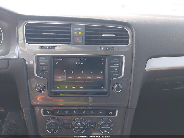 Volkswagen e-Golf Se