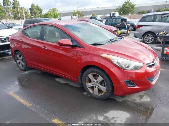 Salvage Hyundai ELANTRA Image