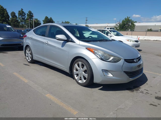 Salvage Hyundai ELANTRA Image