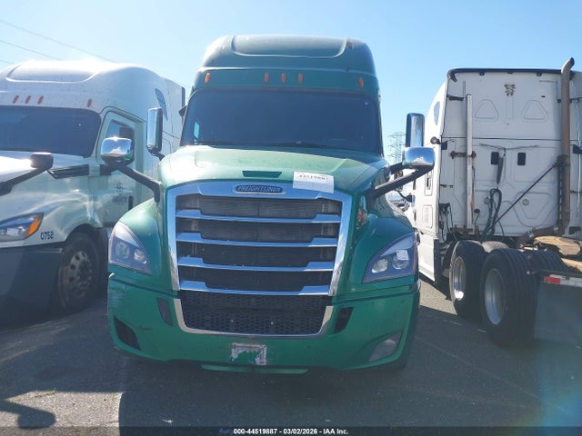 Freightliner New Cascadia 126