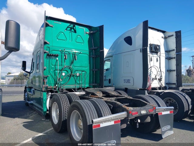 Freightliner New Cascadia 126