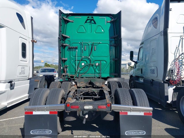 Freightliner New Cascadia 126