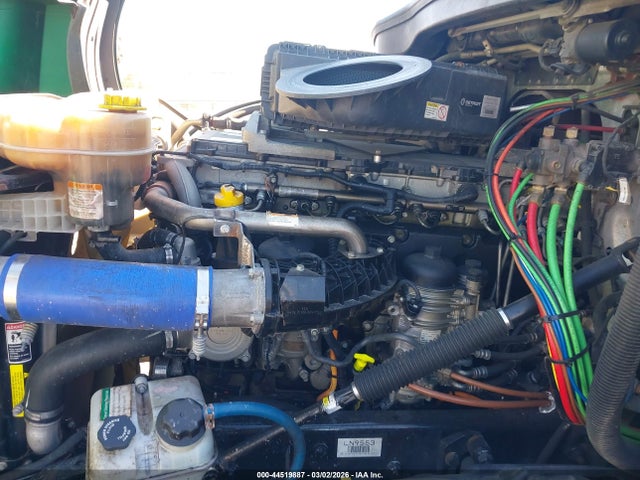 Freightliner New Cascadia 126