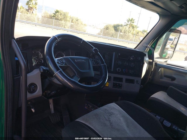 Freightliner New Cascadia 126