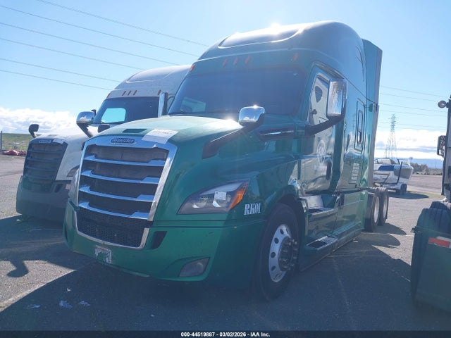 Freightliner New Cascadia 126