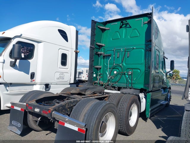 Freightliner New Cascadia 126