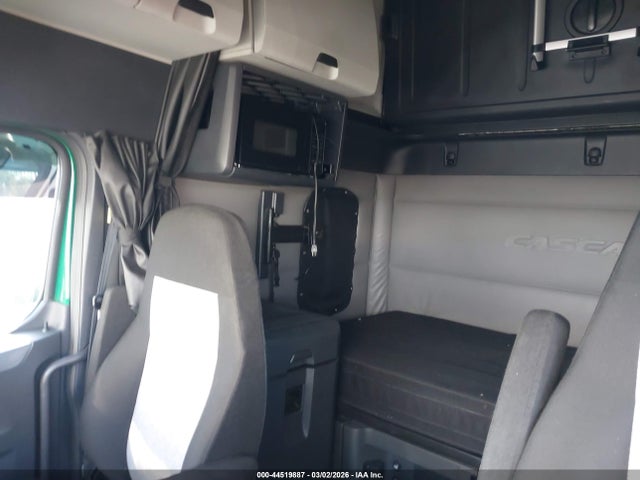 Freightliner New Cascadia 126