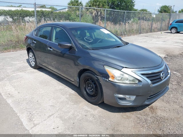 Salvage Nissan Altima Image