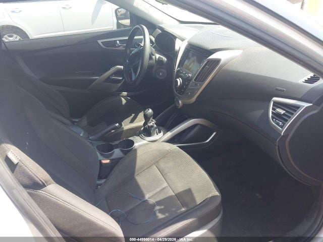 Hyundai VELOSTER
