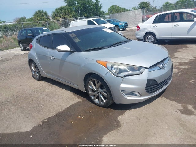 Salvage Hyundai VELOSTER Image