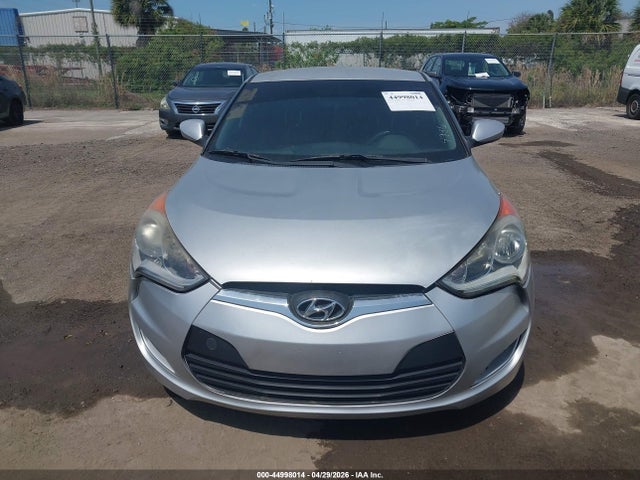 Hyundai VELOSTER