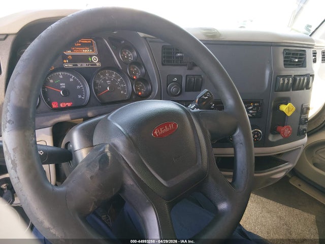 Peterbilt 579