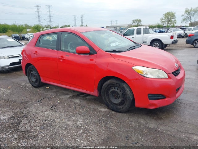Salvage Toyota Matrix Image