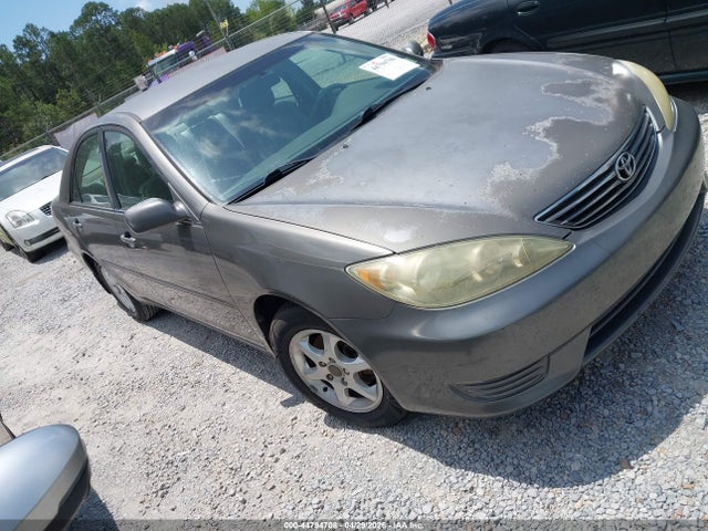 Salvage Toyota Camry Image