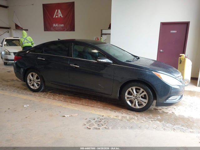 Salvage Hyundai SONATA Image