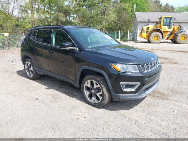 Salvage Jeep Compass Image