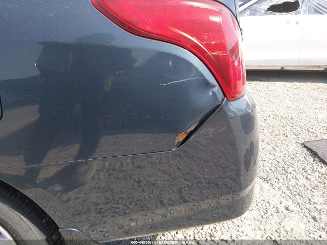 Nissan Versa 1.6 S+