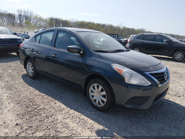 Salvage Nissan Versa Image