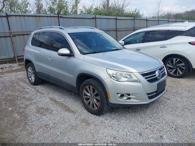 Salvage Volkswagen Tiguan Image