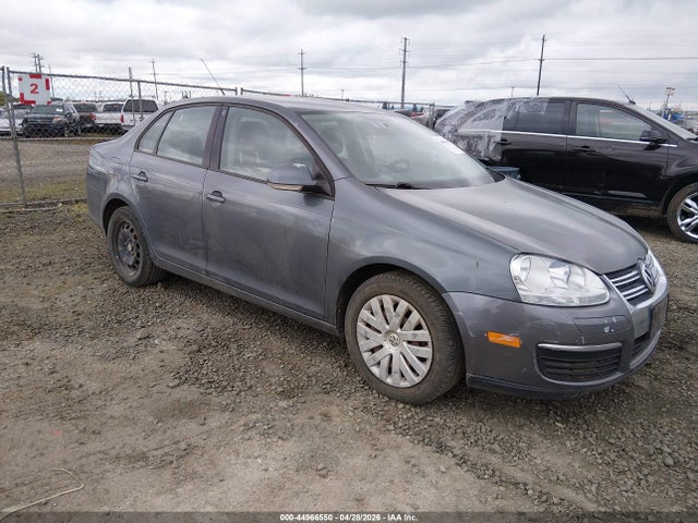 Salvage Volkswagen Jetta Image