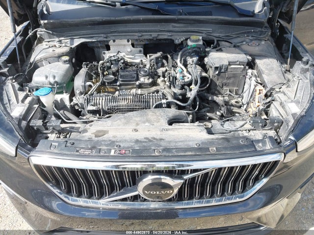 Volvo XC40 B5 Plus Bright Theme