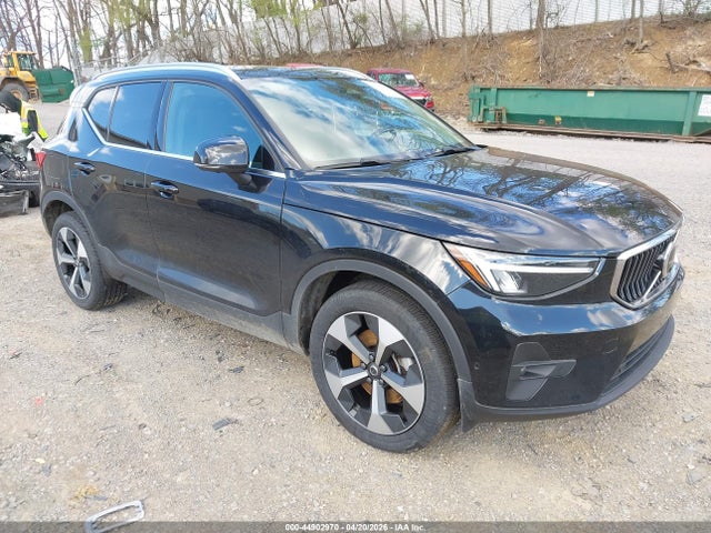 Salvage Volvo XC40 Image