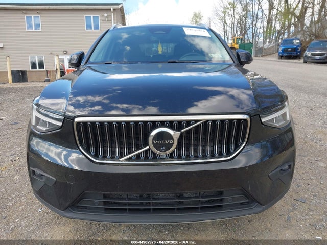 Volvo XC40 B5 Plus Bright Theme