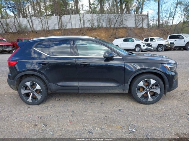 Volvo XC40 B5 Plus Bright Theme