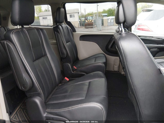 Chrysler Town & Country Touring