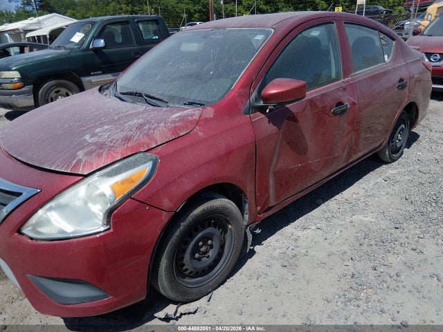 Nissan Versa 1.6 S+