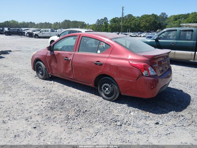 Nissan Versa 1.6 S+