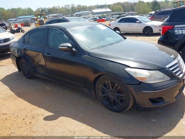 Salvage Hyundai Genesis Image