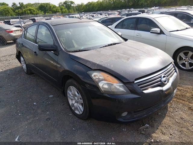Salvage Nissan Altima Image