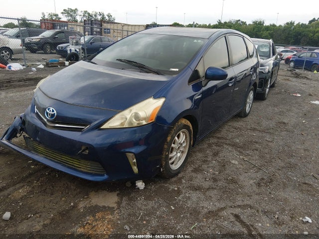 Toyota Prius v Two