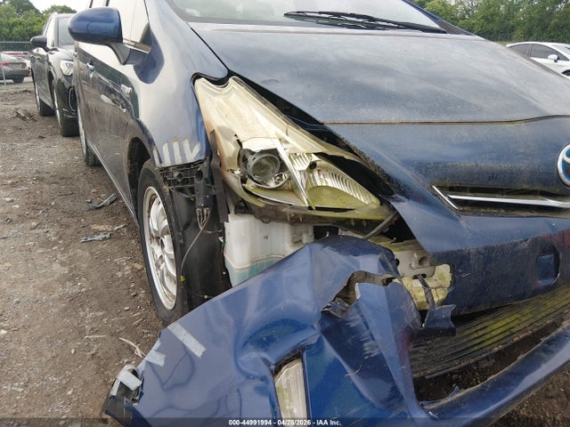 Toyota Prius v Two