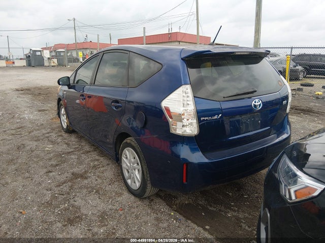Toyota Prius v Two