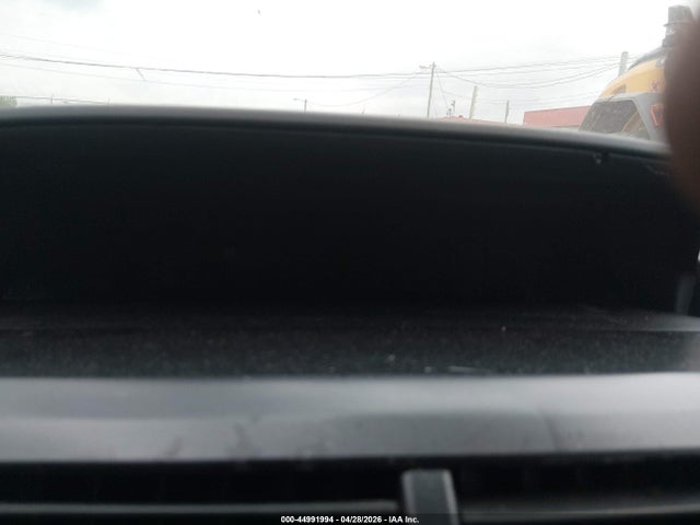 Toyota Prius v Two