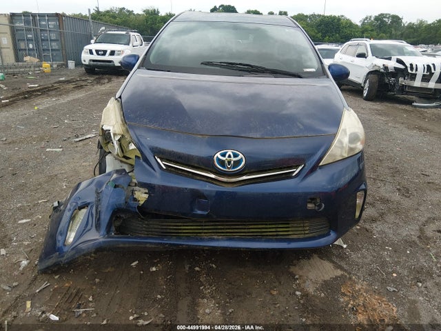 Toyota Prius v Two