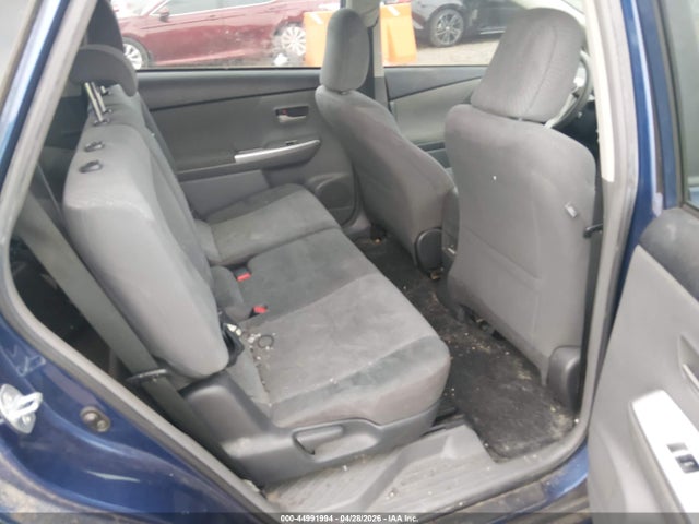 Toyota Prius v Two
