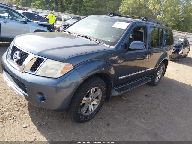 Nissan Pathfinder Le