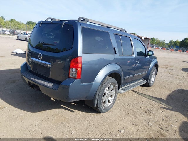 Nissan Pathfinder Le