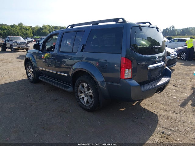 Nissan Pathfinder Le