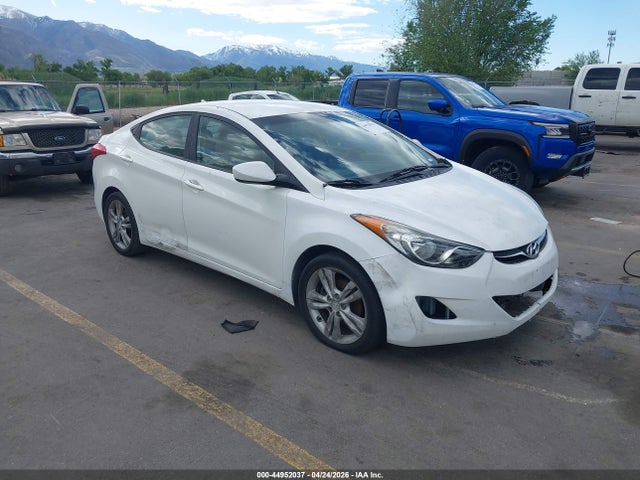 Salvage Hyundai ELANTRA Image