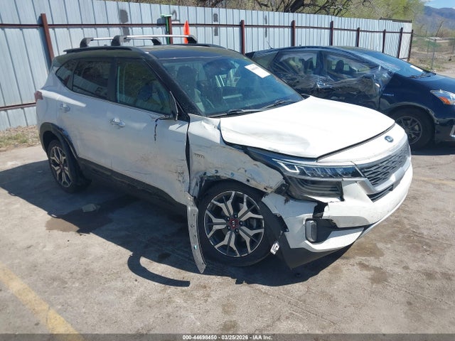 Salvage Kia Seltos Image