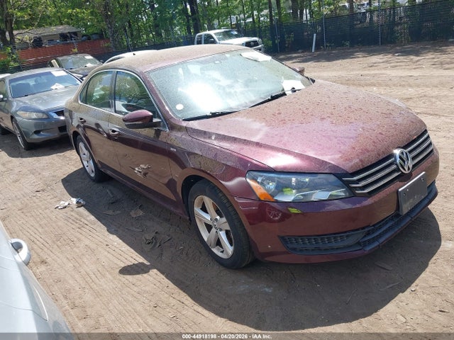 Salvage Volkswagen Passat Image